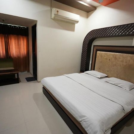 Hotel Ravi Residency Nadiād Exterior foto
