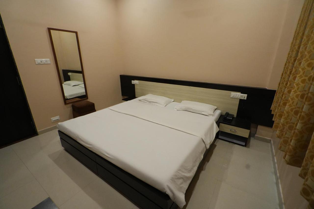 Hotel Ravi Residency Nadiād Exterior foto