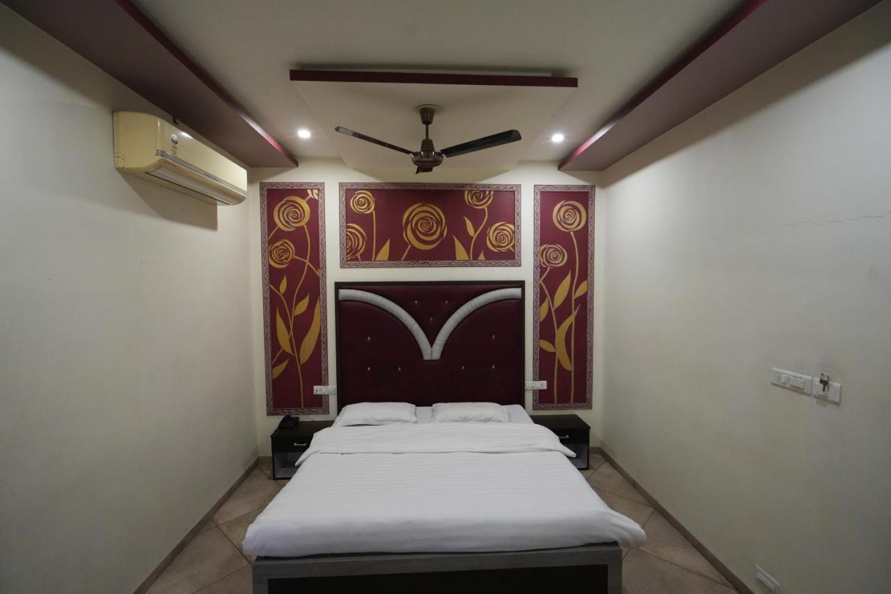 Hotel Ravi Residency Nadiād Exterior foto
